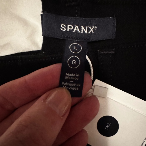 NWT Spanx Shape Original Everywhere Flare Jeans in Clean Black, Size Large Tall - Picture 4 of 12